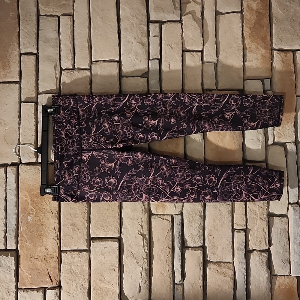 Fabletics Pink Floral Legging Size Small